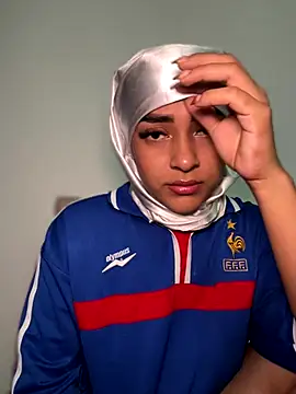 Snapshot of CelestSkyy chatting on December 23, 5:38 am CelestSkyy online show from December 23, 5:38 am