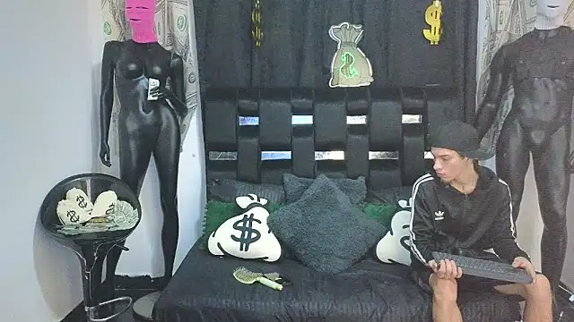 Pride couple online show from November 30, 11:20 pm