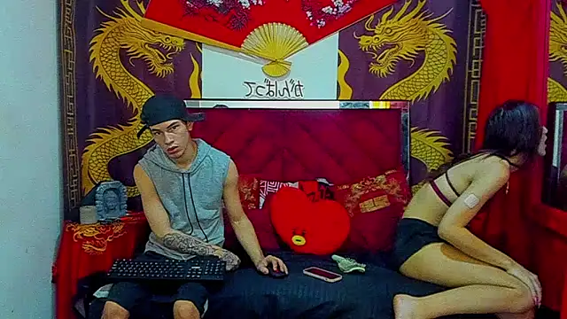 Snapshot of Pride_couple chatting on February 10, 11:31 pm Pride couple online show from February 10, 11:31 pm