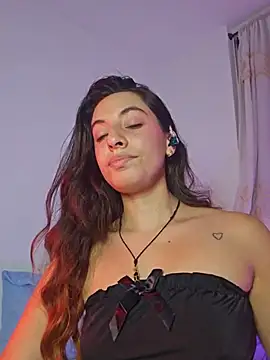 Snapshot of Meganthomson chatting on July 12, 2:13 am Meganthomson online show from July 12, 2:13 am