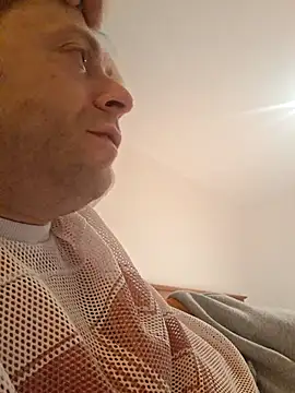 Snapshot of DelayedAnalog720 chatting on February 16, 4:30 am DelayedAnalog720 online show from February 16, 4:30 am