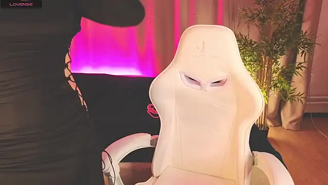 Rene Shine online show from March 15, 5:19 pm