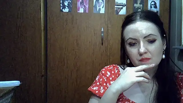 Snapshot of Kalorinn chatting on July 14, 7:52 pm Kalorinn online show from July 14, 7:52 pm