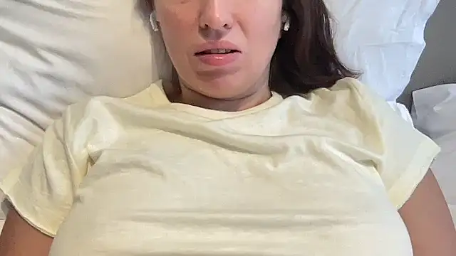 Snapshot of CArivora chatting on February 22, 8:46 am CArivora online show from February 22, 8:46 am