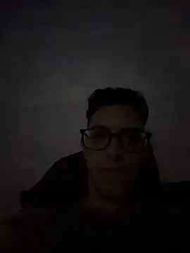 Snapshot of Ian_3333 chatting on May 30, 12:52 am Ian 3333 online show from May 30, 12:52 am