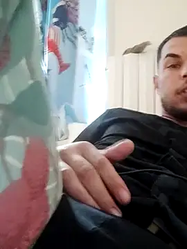 Snapshot of Alexszader36 chatting on October 23, 3:33 pm Alexszader36 online show from October 23, 3:33 pm