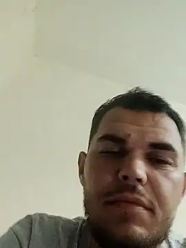 Snapshot of Alexszader36 chatting on October 27, 9:19 pm Alexszader36 online show from October 27, 9:19 pm