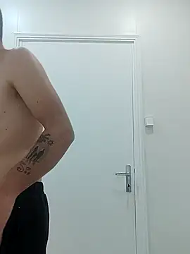 Snapshot of Alexszader36 chatting on November 7, 7:14 pm Alexszader36 online show from November 7, 7:14 pm