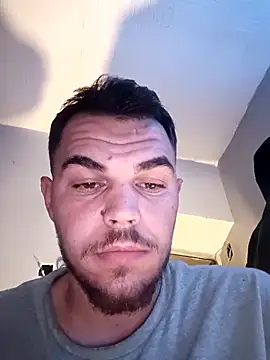 Snapshot of Alexszader36 chatting on December 21, 12:29 am Alexszader36 online show from December 21, 12:29 am