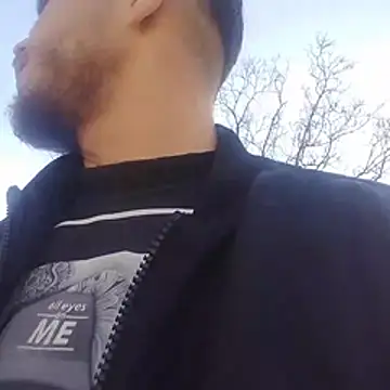 Snapshot of Alexszader36 chatting on February 8, 1:47 pm Alexszader36 online show from February 8, 1:47 pm