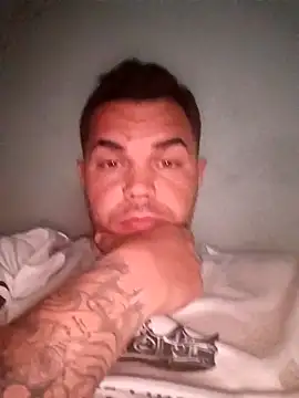 Snapshot of Alexszader36 chatting on March 20, 10:03 pm Alexszader36 online show from March 20, 10:03 pm