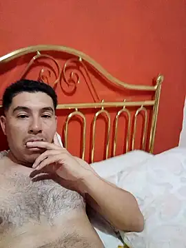 Snapshot of Ezeaxl chatting on October 25, 3:36 am Ezeaxl online show from October 25, 3:36 am