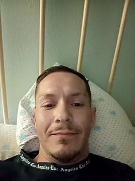 Snapshot of Graimito chatting on April 9, 10:59 pm Graimito online show from April 9, 10:59 pm