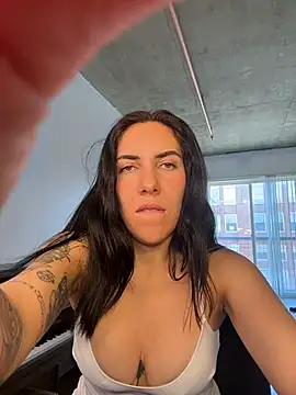 Lolathebaddie online show from February 18, 6:15 pm