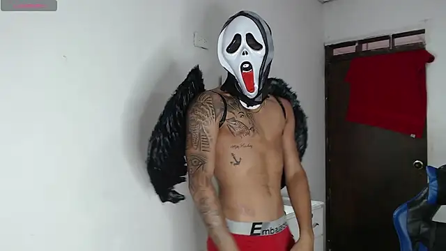 Snapshot of Angel_LatinGuy chatting on October 12, 5:56 pm Angel LatinGuy online show from October 12, 5:56 pm