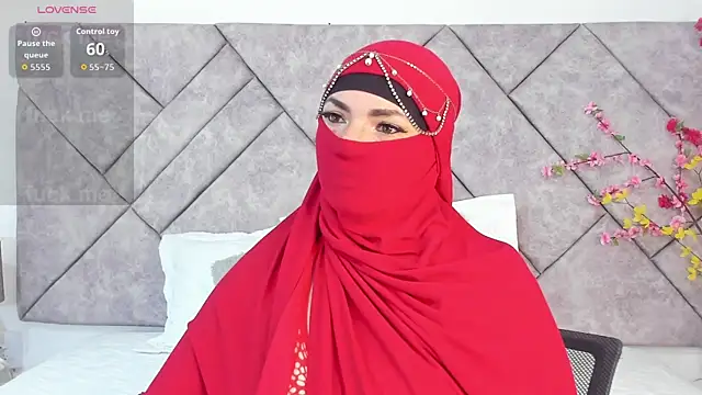Snapshot of _naylaa_ chatting on April 8, 3:28 am naylaa online show from April 8, 3:28 am