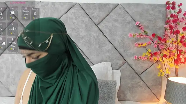 Snapshot of _naylaa_ chatting on April 10, 3:12 am naylaa online show from April 10, 3:12 am