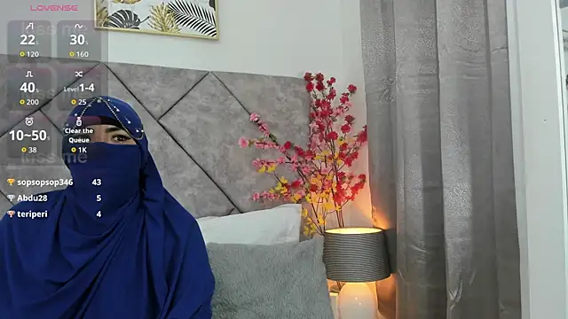 Snapshot of _naylaa_ chatting on April 11, 7:45 am naylaa online show from April 11, 7:45 am