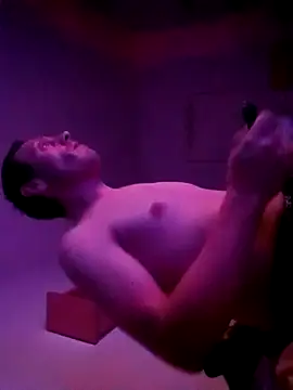 aripuppi95 online show from November 10, 11:59 pm