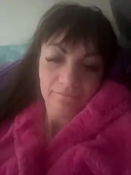 Butterfly8385 online show from March 8, 6:28 am