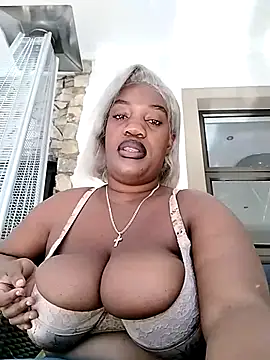 Snapshot of SweetBedroomEyez chatting on July 4, 11:16 am SweetBedroomEyez online show from July 4, 11:16 am