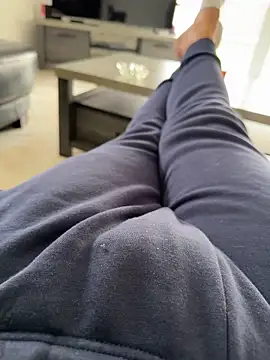 Snapshot of FrenchChibreur chatting on October 10, 1:43 pm FrenchChibreur online show from October 10, 1:43 pm