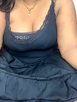 Snapshot of AttractiveDesiGirl chatting on October 10, 5:12 pm AttractiveDesiGirl online show from October 10, 5:12 pm