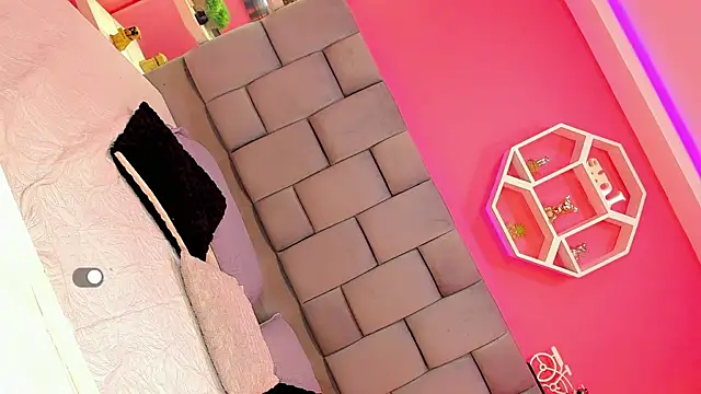 KIISHANNY online show from November 1, 8:44 pm