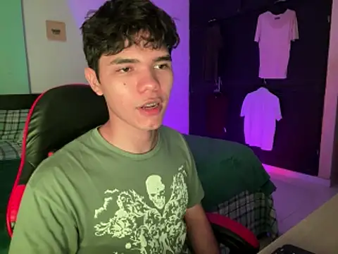 Im Camii online show from April 14, 6:36 pm