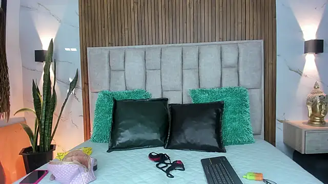 Sassha ferrer online show from January 11, 6:13 pm