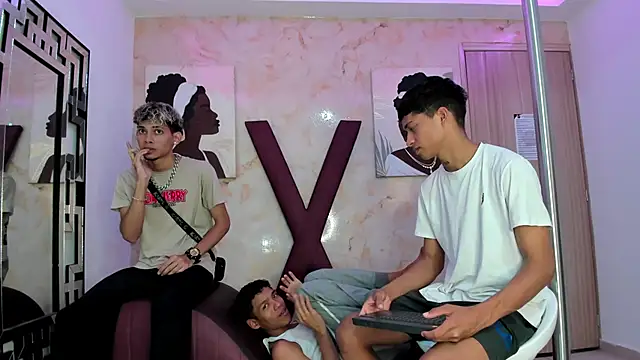 EMPIRE BOYS1 online show from February 1, 7:23 pm