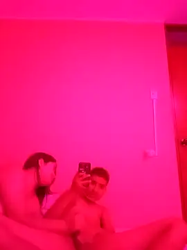 Snapshot of xcodigorojo chatting on November 4, 6:23 am xcodigorojo online show from November 4, 6:23 am