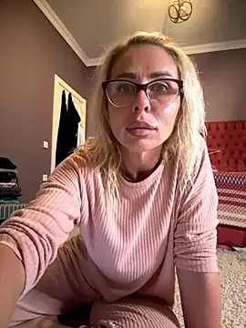 Snapshot of ElenabonyX chatting on November 13, 7:35 pm ElenabonyX online show from November 13, 7:35 pm