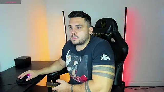 Snapshot of Danielbateson chatting on October 16, 11:33 am Danielbateson online show from October 16, 11:33 am