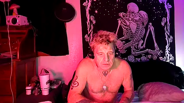 Snapshot of whitehole4bbc252 chatting on April 21, 2:51 am whitehole4bbc252 online show from April 21, 2:51 am