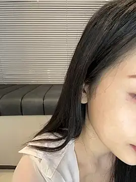 yiyi 3523 online show from June 4, 11:38 am