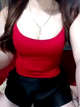 LeanaLy online show from April 9, 1:16 am