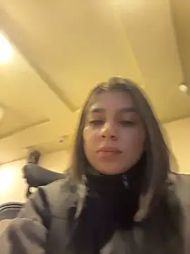 AlyssaRay online show from March 10, 11:59 am