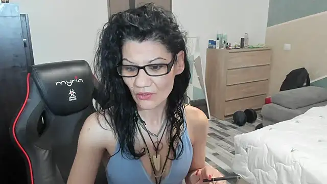 SweetSin40 online show from March 15, 9:10 pm