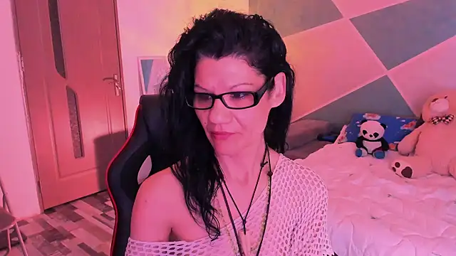 Snapshot of SweetSin40 chatting on April 24, 7:38 pm SweetSin40 online show from April 24, 7:38 pm