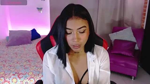 Snapshot of ebony_moon1 chatting on October 20, 1:22 pm ebony moon1 online show from October 20, 1:22 pm