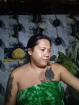 Snapshot of trishacummerts chatting on May 27, 11:46 pm trishacummerts online show from May 27, 11:46 pm