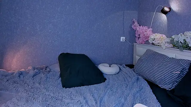 Soundless-Voice online show from April 19, 1:32 pm