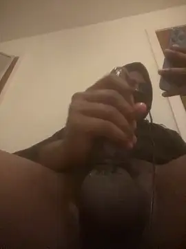 Snapshot of leatherblackface chatting on May 1, 4:17 am leatherblackface online show from May 1, 4:17 am