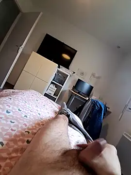 nico33000a online show from December 15, 9:35 am