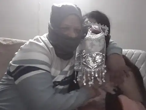 Snapshot of sassycouple3x chatting on November 16, 11:27 am sassycouple3x online show from November 16, 11:27 am