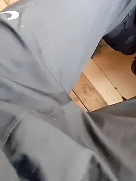 Snapshot of szabi1995 chatting on November 15, 7:27 am szabi1995 online show from November 15, 7:27 am