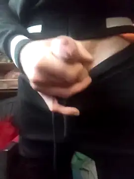 Snapshot of szabi1995 chatting on December 1, 10:20 am szabi1995 online show from December 1, 10:20 am