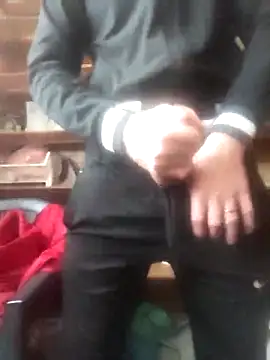 Snapshot of szabi1995 chatting on December 4, 10:46 am szabi1995 online show from December 4, 10:46 am