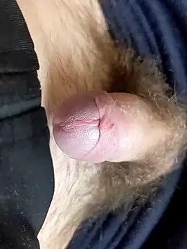 Snapshot of szabi1995 chatting on February 7, 8:18 am szabi1995 online show from February 7, 8:18 am